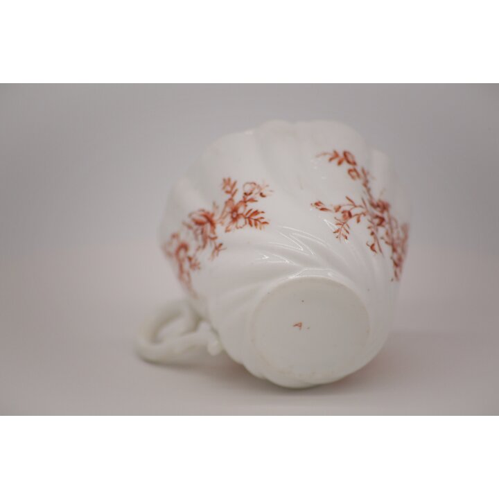 ヴィンテージ ティーカップ ソーサー セット ヨーロッパ風 白い陶磁器 レトロ 茶器 ピンクのバラ 花柄 スパイラル 渦巻きレリーフ 金彩 1960年代 英国調アンティーク風