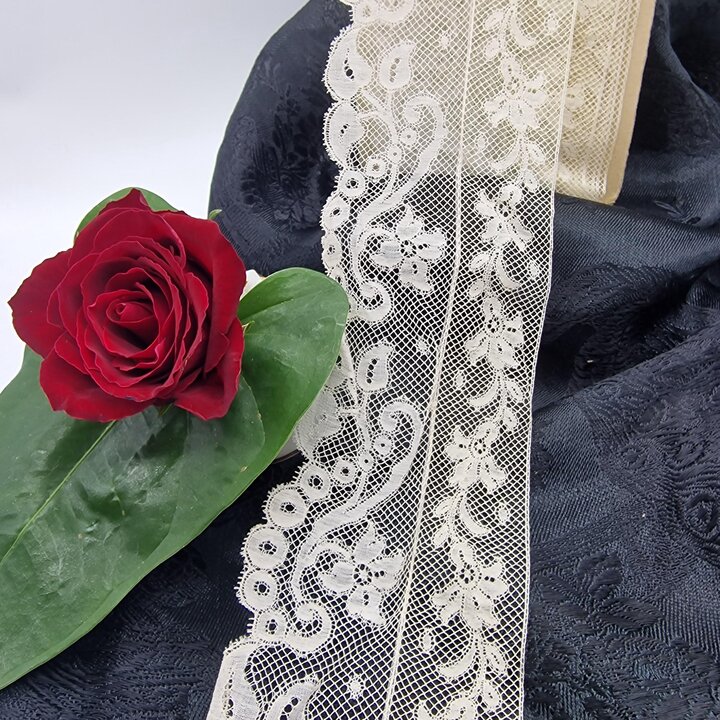 Encaje Valenciennes vintage de algodón – 10 cm ancho y 5,5 metros – Color marfil claro para alta costura y novias