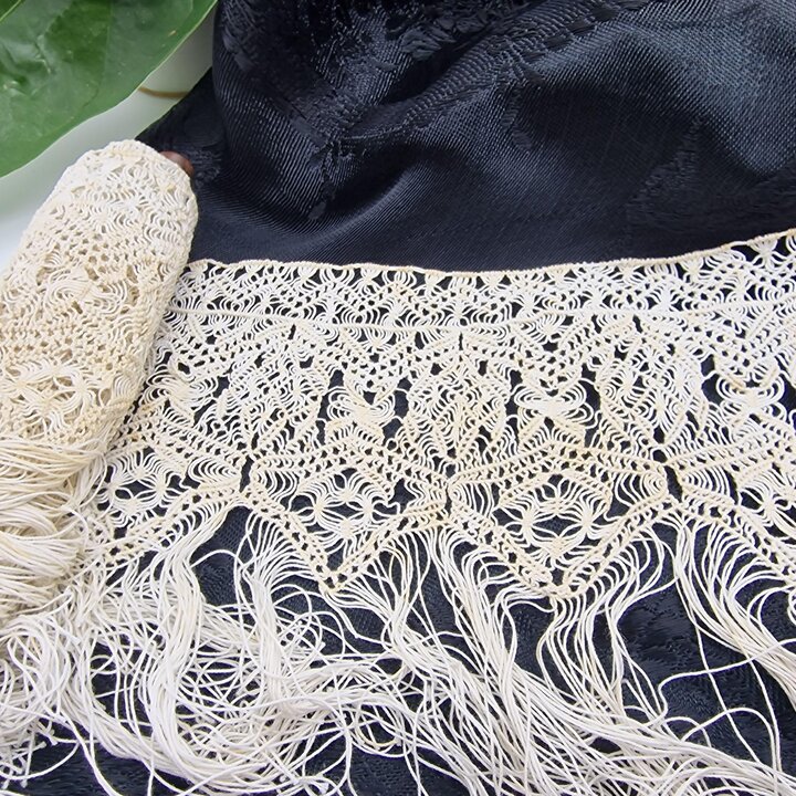 Macramé Espanhol do Século XIX – 2 peças de 62 cm – Renda Antiga para Toalha Cerimonial