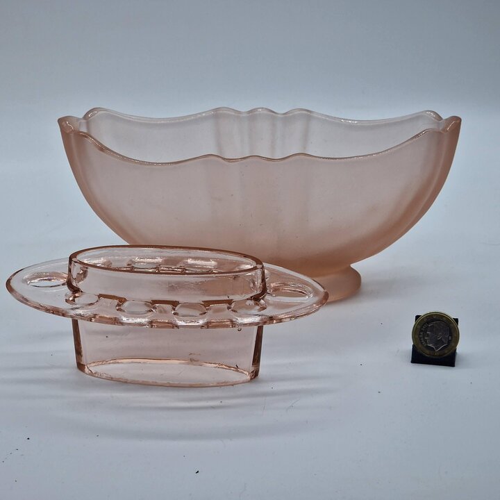 Art Déco Vase Rosa satiniert mit Blumenfrosch, 1940er Jahre