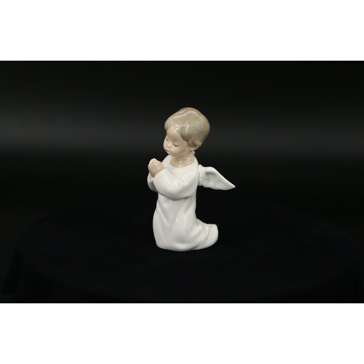 祈る天使のフィギュリン - リヤドロ Daisa 1977 スペイン製 - 光沢のある磁器製ケルビム彫刻 - ヴィンテージ 1970年代 宗教美術 キャビネット用の置物