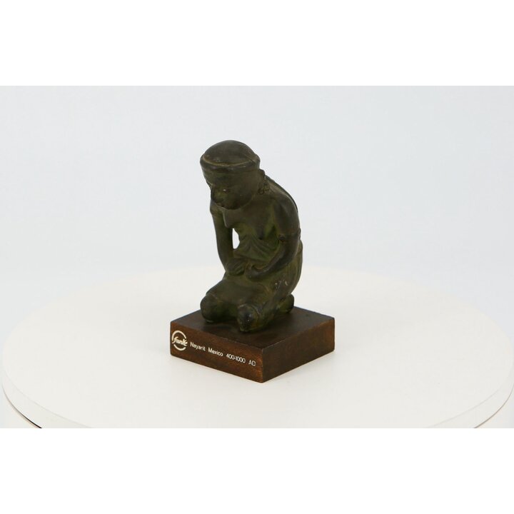 Precolumbiaans Nayarit Figuur Replica Laboratorios Funk, Brons Effect Sculptuur op Houten Voet, Vintage 1970 Apotheek Cadeau