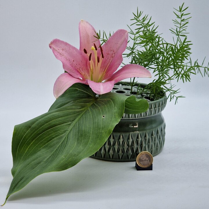 ヴィンテージ生け花花瓶 花留め ポンテサ スペイン製 セラミック 穴あき蓋付き2点セット オリーブグリーン 1970年代 ミッドセンチュリーモダン