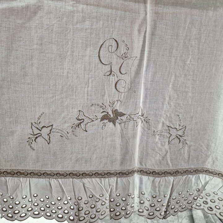 Juego de ropa de cama: algodón, Década de 1950, Richelieu, Monograma
