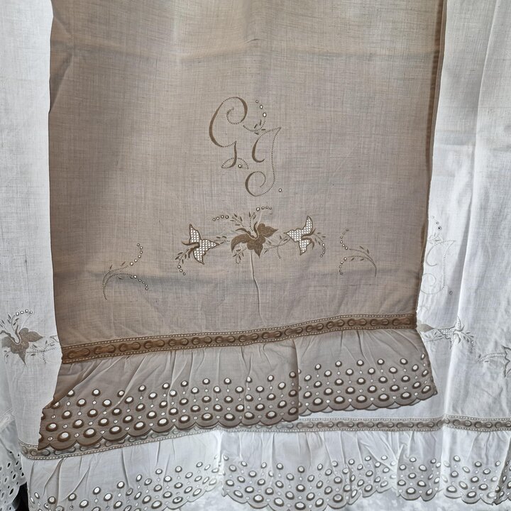 Juego de ropa de cama: algodón, Década de 1950, Richelieu, Monograma