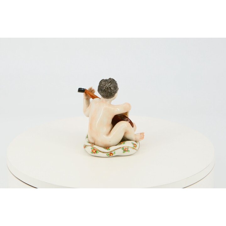 Nalda Spanien Porzellanfigur, Handbemalter Junge mit Gitarre und Golddetails, Sammlerstück Musikskulptur, 1990er Vitrinendekor