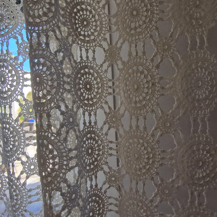 Immense Rideau au Crochet Vintage 280x270cm - Textile Coton Milieu XXe Siècle - Fond de Mariage Boho - Panneau en Dentelle