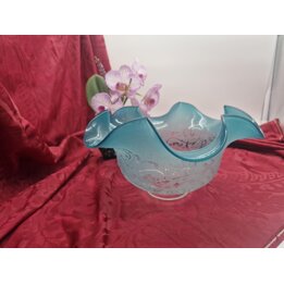 Cúpula de Vidro Azul Acetinado Borda Ondulada Gravada a Ácido Floral Globo para Lâmpada de Petróleo Candeeiro Aplique