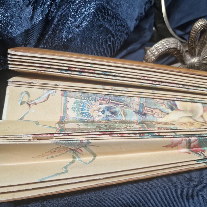 Antique Paper Folding Fan, Hand Fan, Belle Epoque Chromolithograph Scene, Wooden Sticks, 32 cm, Late 19th Century, For Restorati