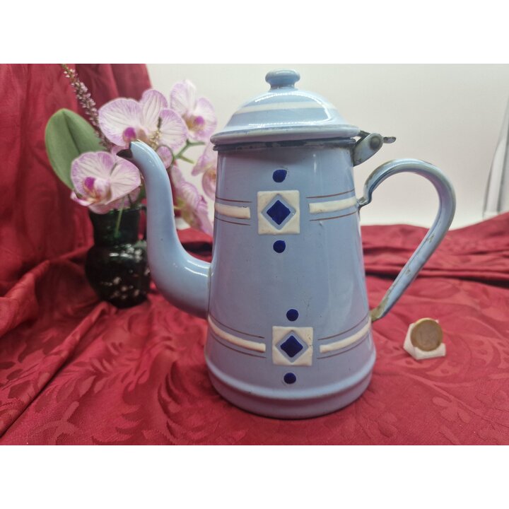 Vintage Enameled Coffee Pot, German Blue Enamel Kettle, Geometric Diamond Pattern, 1 Liter Capacity, 20 cm