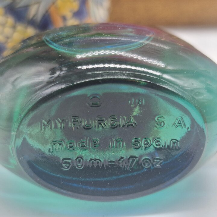 ヴィンテージ香水 アマランデ ミルルギア 1990年代製 廃盤の稀少なフレグランス 50ml スペイン製 コレクション用 青いガラスボトル入り レトロな化粧品コレクション