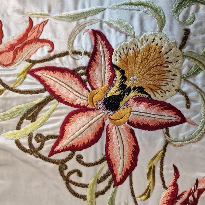 Antique French Silk Bedspread 1900s Hand Embroidered Cherub Putti Flower Garland Silk Damask Scalloped Edge Trousseau Victorian 
