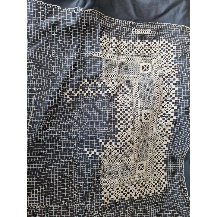 フィレレース 未完成品 手編み ネット 幾何学 刺繍 スクエア ドイリー 45x45 cm ビスポーク テキスタイル ヴィンテージ