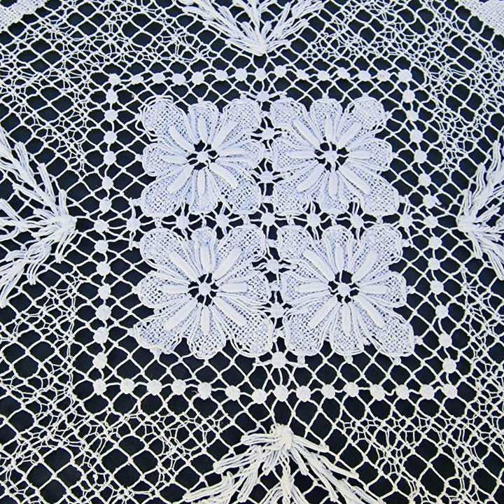 Mantel Redondo Encaje Filé 1950s, 145cm | Hecho a Mano