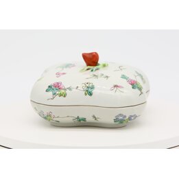 アンティーク 中国美術 粉彩磁器蓋物 19世紀 清朝時代 菓子器 手描き粉彩百花蝶文様 仕切り付 小物入れ ジュエリーボックス