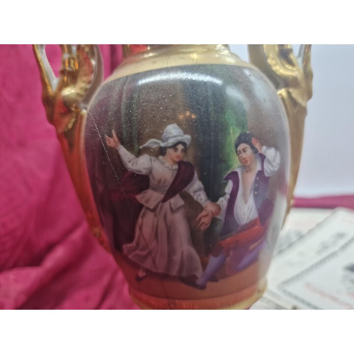 Vase Urne en Porcelaine Empire XIXe Siècle, Scène Romantique Peinte à la Main Socle Carré 22 cm, À Restaurer