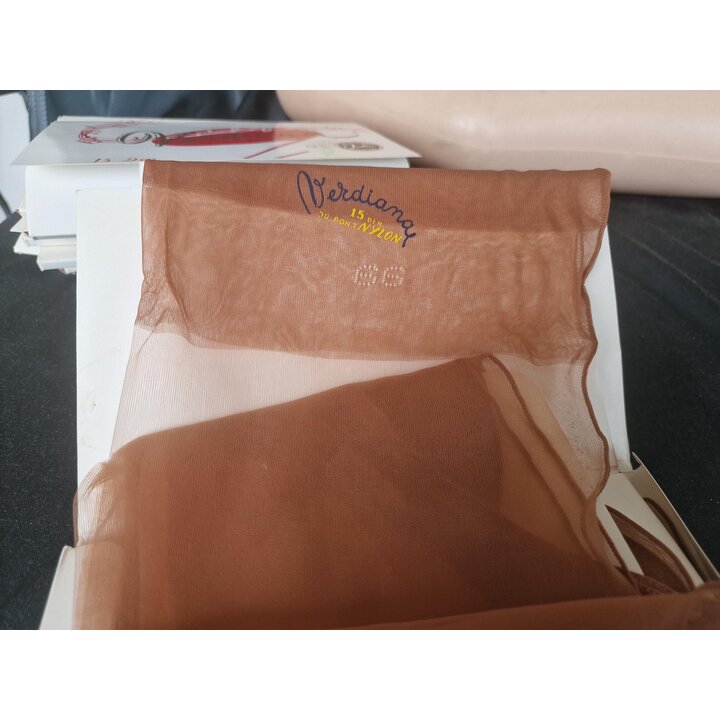Vintage Strümpfe mit Naht Verdiana 15 Denier DuPont Nylon, Klassische Spanische Nahtstrümpfe 1950er Ungetragen