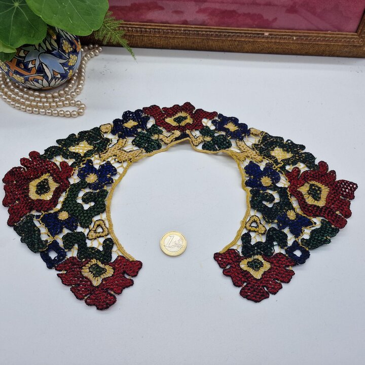 Vintage 1920er Handgefertigter Nadelspitzenkragen - Folk Florale Stickerei Abnehmbarer Kragen - Buntes Boho Accessoire