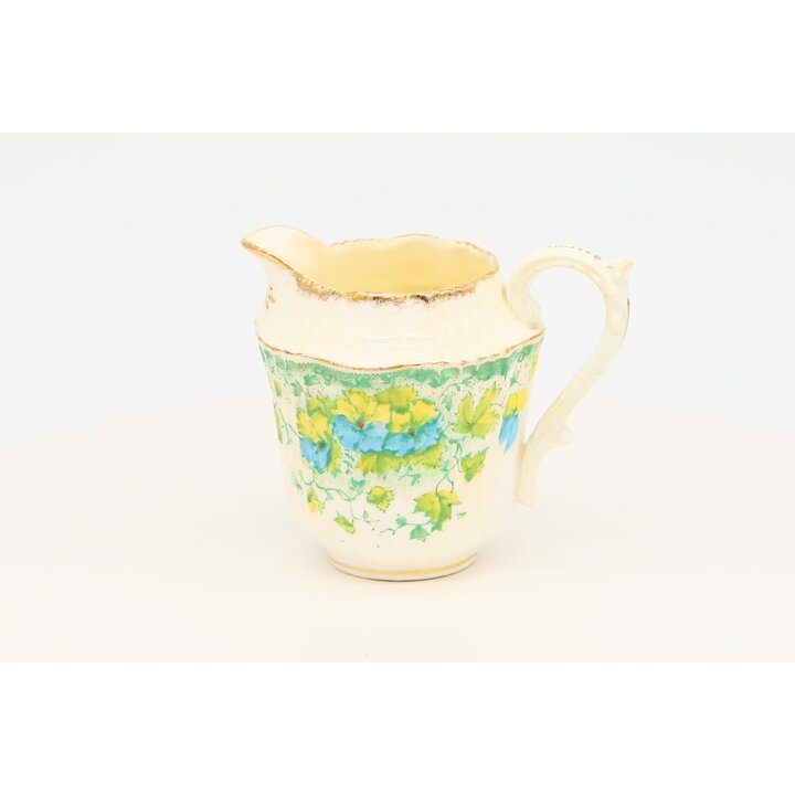 Jarra de Leite Vintage em Cerâmica, Leiteira com Flores Azuis e Verdes, Jarro de Creme com Ouro, Louça Retro Anos 1980 Café da M