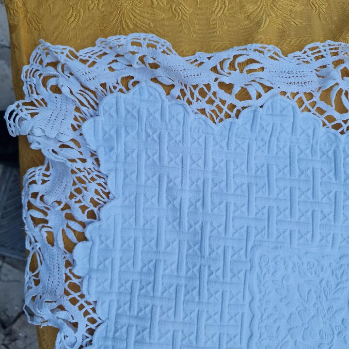 Colcha Jacquard Branca Antiga, Cobertor Matelasse de Algodao com Renda de Bilros Feita a Mao, 200x240 cm, Textil do Seculo XIX