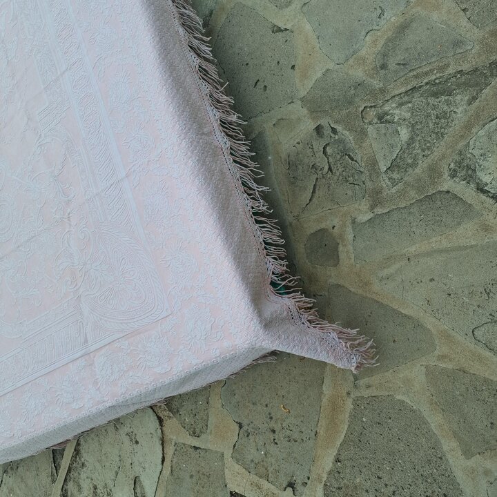 Vintage Jacquard Bedspread Colcha, Pink Cotton Blend Damask Coverlet with Fringe, Neoclassical Medallion Pattern, 190x240 cm, 19