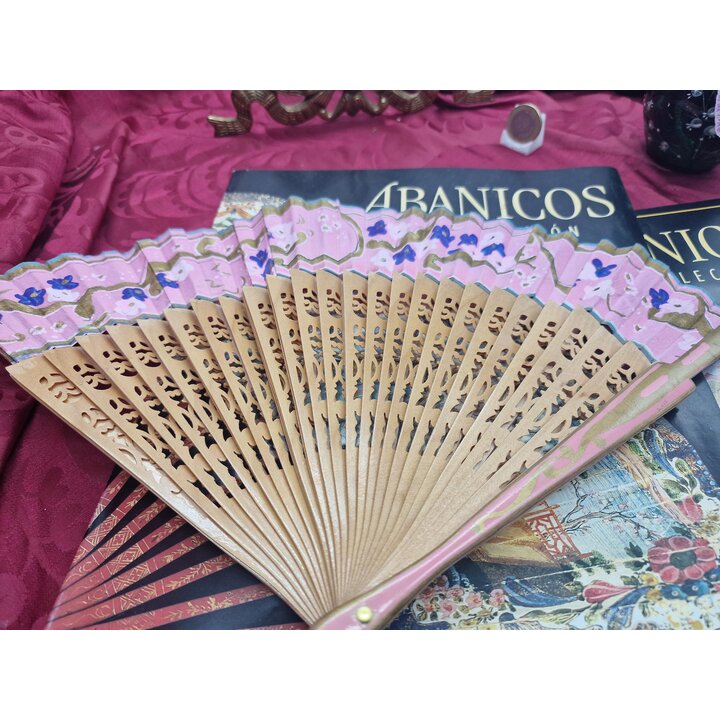 Spanish Hand Fan Planeta DeAgostini Queen Mary No 19 Vintage Folding Fan Wood Fabric Leaf with Spanish Magazine Booklet 23 cm
