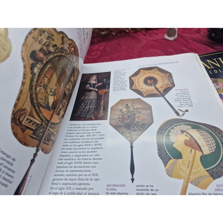 Spaanse Waaier Planeta DeAgostini Queen Mary Nr 19 Vouwwaaier Hout Stof met Spaanstalig Tijdschrift en Brochure 23 cm
