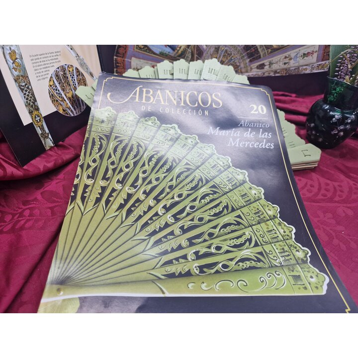 Vintage Hand Fan Set Planeta DeAgostini 2003 Issue 20 Maria de las Mercedes Carved Wooden Fan with Magazine Insert Collection