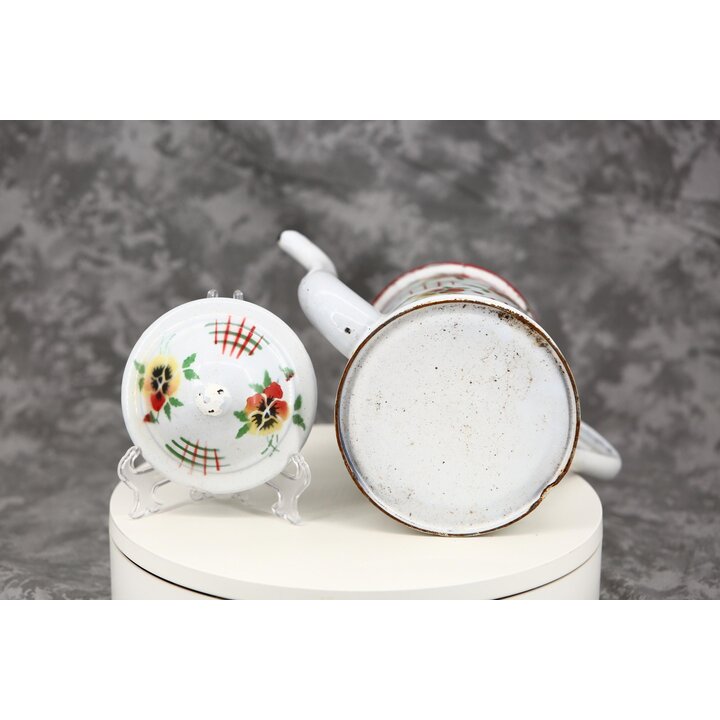 Caffettiera d Epoca in Metallo Smaltato, Decoro Viola del Pensiero e Griglia, 2.2 L, Altezza 22 cm, Utensile da Cucina Vintage