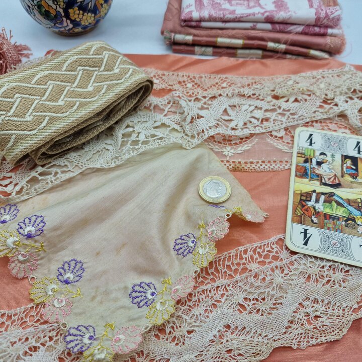 Kit de Costura Lenta com Seda Valenciana e Renda Antiga, Lote de Tecido Vintage para Junk Journal, Renda de Bilros, Passamanaria