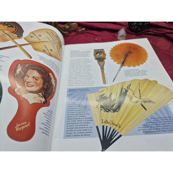 Charlotte Bronte Collector Hand Fan Issue 33, Planeta DeAgostini 2003 Carved Wooden Fan with Magazine and Brochure Set