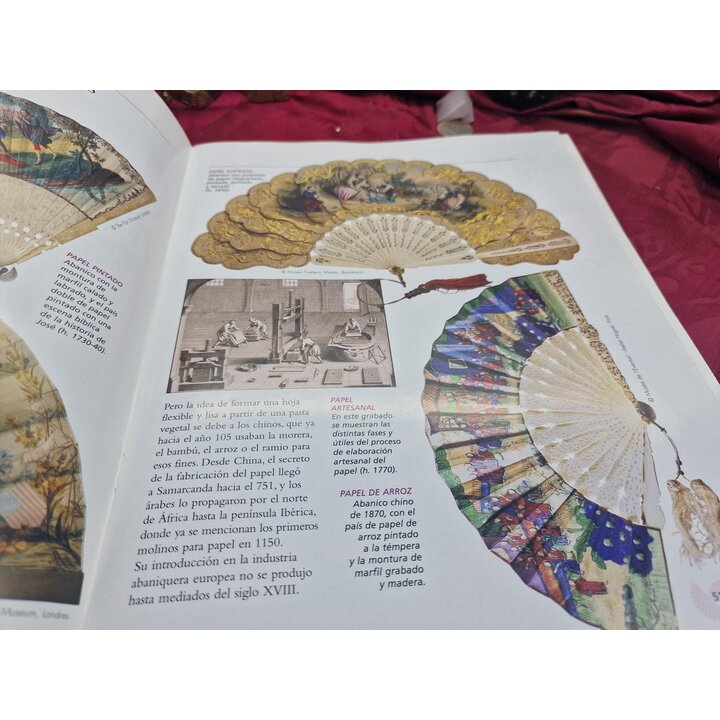 Ventaglio da Collezione Charlotte Bronte N 33, Planeta DeAgostini 2003 Ventaglio in Legno Intagliato con Fascicolo e Brochure