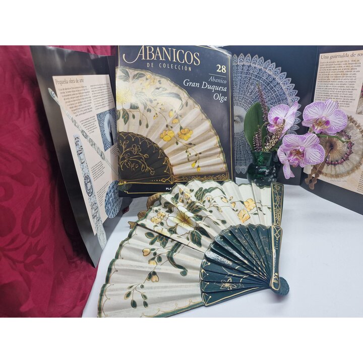 Hand Fan, Folding Fan, Planeta DeAgostini Abanicos de Colección No 28 Gran Duquesa Olga Set, 2003 Vintage Magazine Booklet