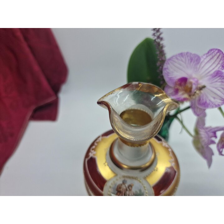 Decanter Antico in Vetro Boemo, Bottiglia per Liquore con Tappo, Vetro Satinato Dipinto a Mano Scena Galante Oro 500 ml, c1900