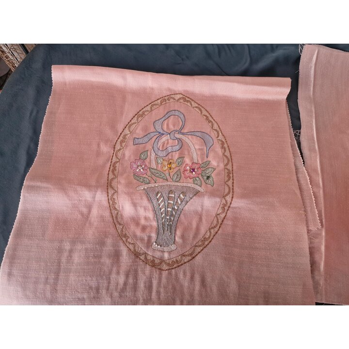 Panel de Tela de Falda Valenciana Regional, Medallón Bordado y Aplicación 50x85 cm, Retal para Cojín o Cuadro