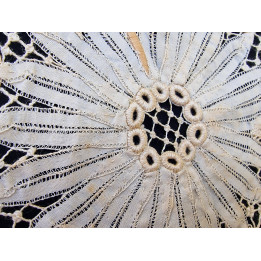 Antique Linen Towel with Handmade Lace & Macramé - Early 20th C.