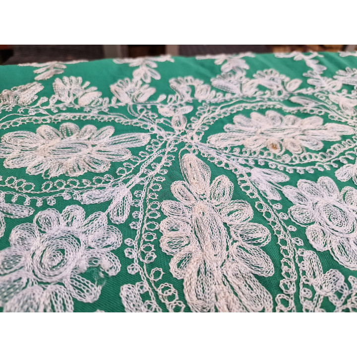 Toalha de Mesa Antiga Bordada à Mão (140x140 cm)