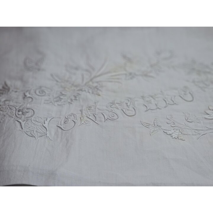 Antikes Besticktes Leinenpaneel, Mitgift Textilie, Aussteuer Stoff, Spanien, Handarbeit Weißstickerei, Name Consuelo, Vögel Schm
