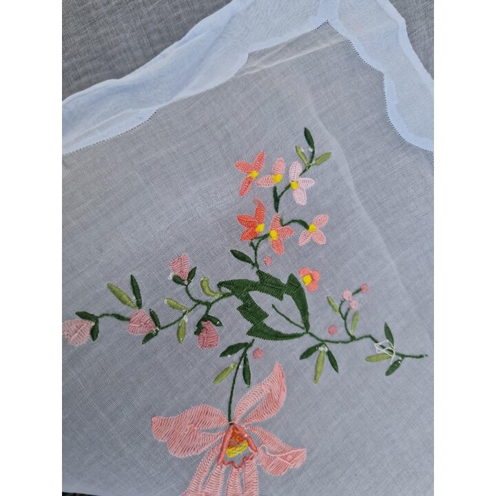 Vintage Organza Tischdecke Gestickt, 120x120 cm Hellblau Transparenter Überwurf, Blumen Stickerei Decke Mitte 20 Jahrhundert