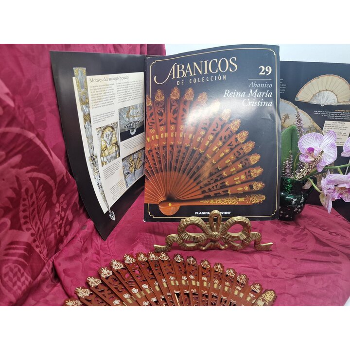 Abanico de Madera y Fasciculo No 29 Planeta DeAgostini Abanicos de Coleccion Reina Maria Cristina Set Vintage 2003