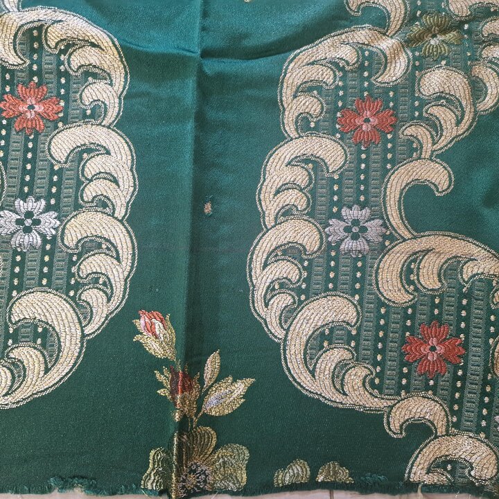 Pedaços de Tecido Jacquard Valenciano em Seda para Artesanato