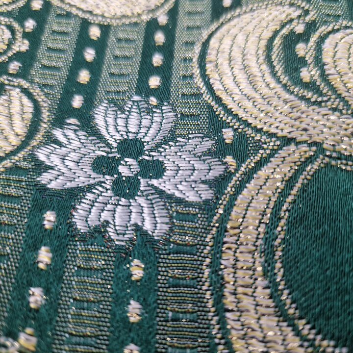Pedaços de Tecido Jacquard Valenciano em Seda para Artesanato