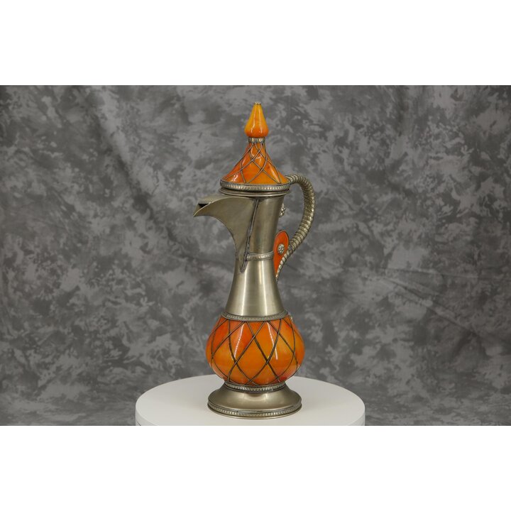 Jarra Árabe Marroquí de Metal, Jarra Decorativa Bereber con Resina Naranja, Arte Norteafricano Segunda Mitad Siglo XX
