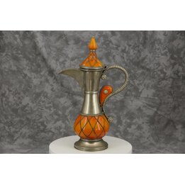Brocca Orientale Marocchina in Metallo, Brocca Decorativa Berbera con Resina Arancione, Arte Nordafricana XX Secolo