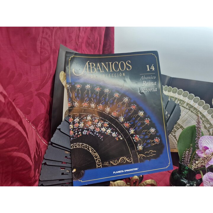 Hand Fan Folding Fan, Planeta DeAgostini Abanicos de Coleccion No 14 Queen Victoria, Vintage Fan Set Magazine Brochure 2003