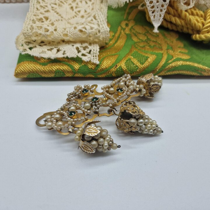 Lotto creativo vintage, tessuto jacquard, collezione merletti, dettagli dorati