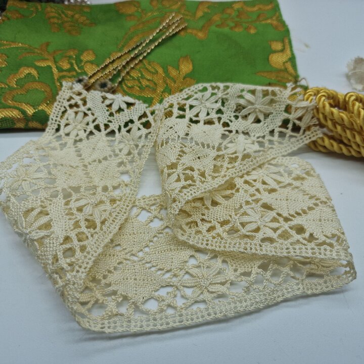 Lotto creativo vintage, tessuto jacquard, collezione merletti, dettagli dorati