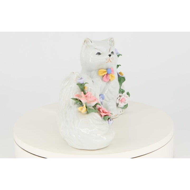 Coppia Gatti in Porcellana Vintage, Stile Capodimonte con Fiori in Ceramica Applicati, Sculture Feline Dipinte a Mano Anni 90