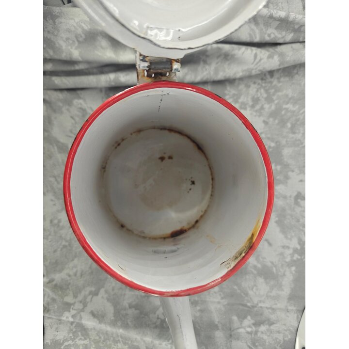 Dzbanek do Kawy Emaliowany Vintage Biały z Czerwoną Krawędzią, Rustykany Dzbanek z Pokrywką 2L, Dekoracja Kuchni Brocante 25 cm