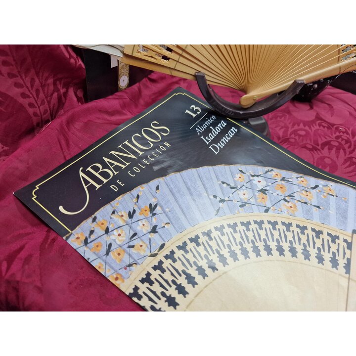 Eventail Espagnol de Collection Eventail Pliant Planeta DeAgostini No 13 Isadora Duncan avec Magazine et Brochure Vintage 2003